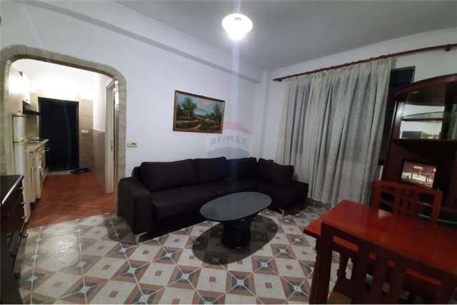 Tirane, jepet me qera apartament 1+1 54 m² 380 Euro (Gjon Mili)