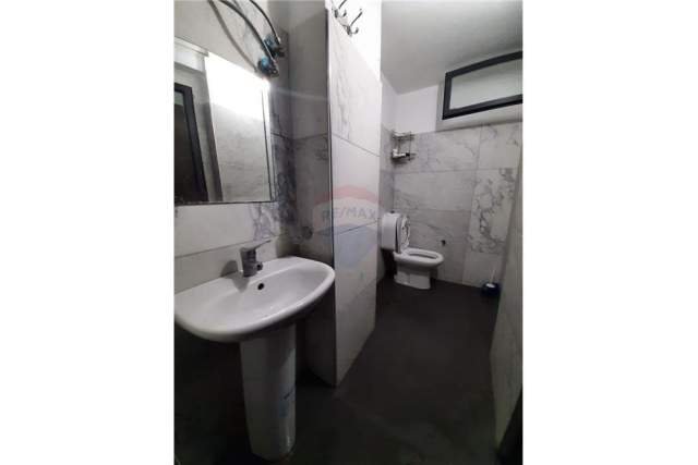Tirane, jepet me qera apartament 1+1 54 m² 380 Euro (Gjon Mili)