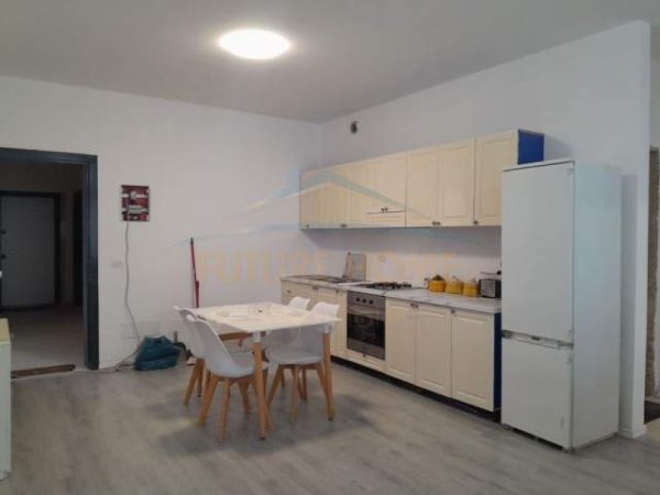 Tirane, jepet me qera apartament 1+1 Kati 9, 75 m² 450