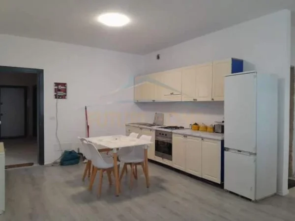 Tirane, jepet me qera apartament 1+1 Kati 9, 75 m² 450