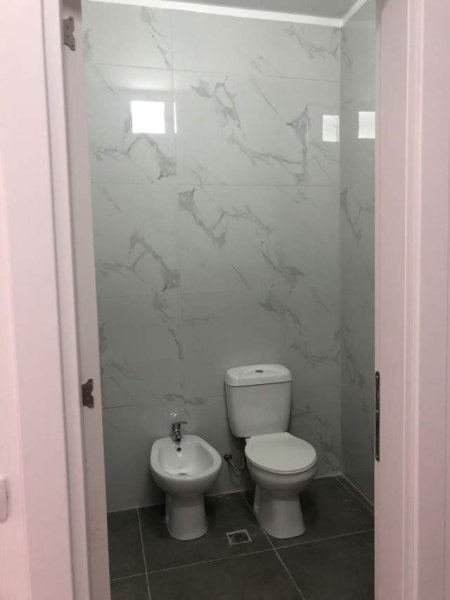 Tirane, shitet apartament 2+1+BLK Kati 1, 90 m² 130.000 Euro