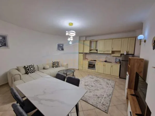 Tirane, jepet me qera apartament 2+1 Kati 3, 84 m² 700 Euro (Kopshti Zoologjik)