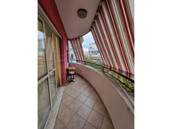 Tirane, jepet me qera apartament 2+1 Kati 3, 84 m² 700 Euro (Kopshti Zoologjik)