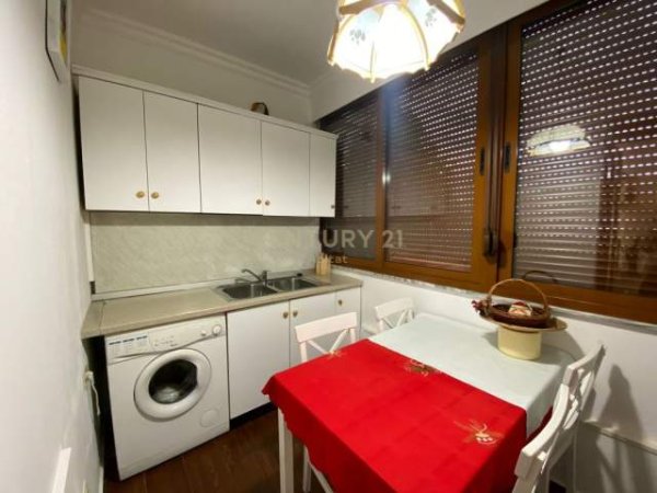 Tirane, jepet me qera apartament 1+1 Kati 2, 40 m² 350 Euro (Qyteti Studenti)