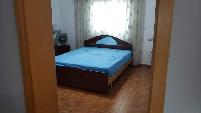 !DHENE!Durres, jepet me qera apartament 3+1 Kati 2, 131 m² 350 Euro (Tek Rrethrotullimi i Unazes Durres.)