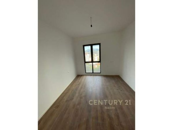 Tirane, jepet me qera apartament 2+1+BLK 105 m² 500 Euro (Kompleksi Arlis, Rruga e Dibrës)