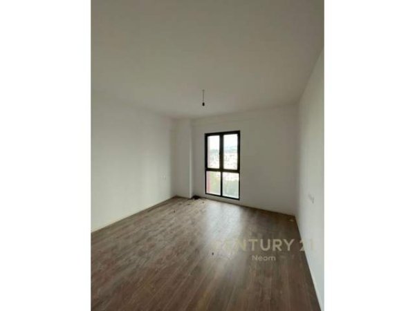 Tirane, jepet me qera apartament 2+1+BLK 105 m² 500 Euro (Kompleksi Arlis, Rruga e Dibrës)
