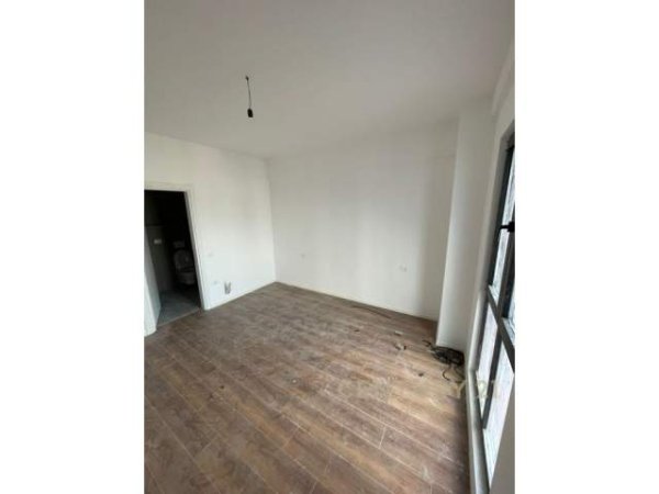 Tirane, jepet me qera apartament 2+1+BLK 105 m² 500 Euro (Kompleksi Arlis, Rruga e Dibrës)
