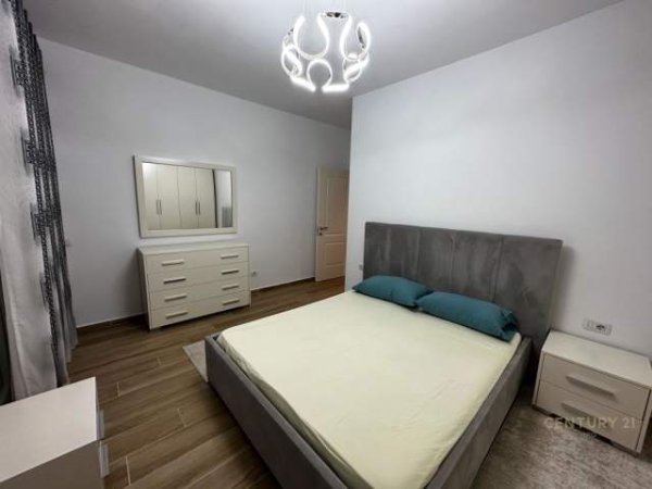 Tirane, jepet me qera apartament 2+1+BLK Kati 4, 100 m² 550 Euro (Porcelan)