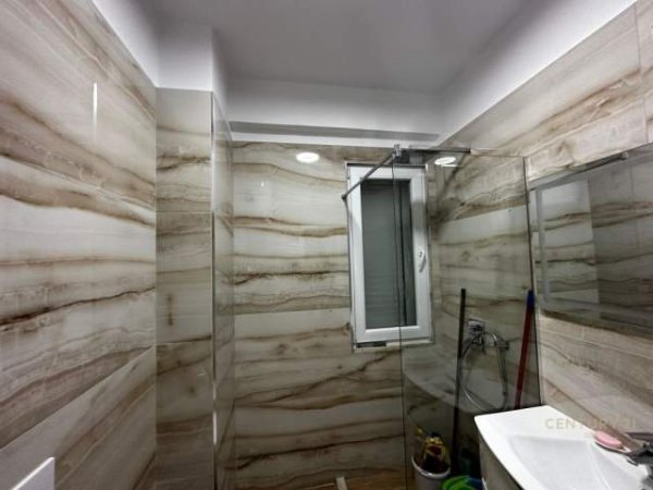 Tirane, jepet me qera apartament 2+1+BLK Kati 4, 100 m² 550 Euro (Porcelan)