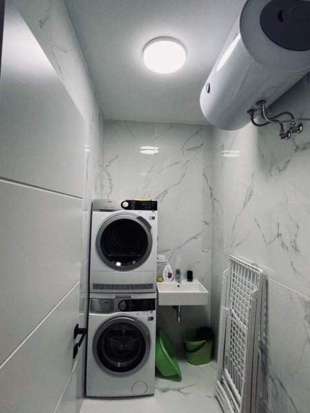 Tirane, shes apartament 2+1 Kati 3, 110 m² 1.200 Euro (Liqeni i thate)