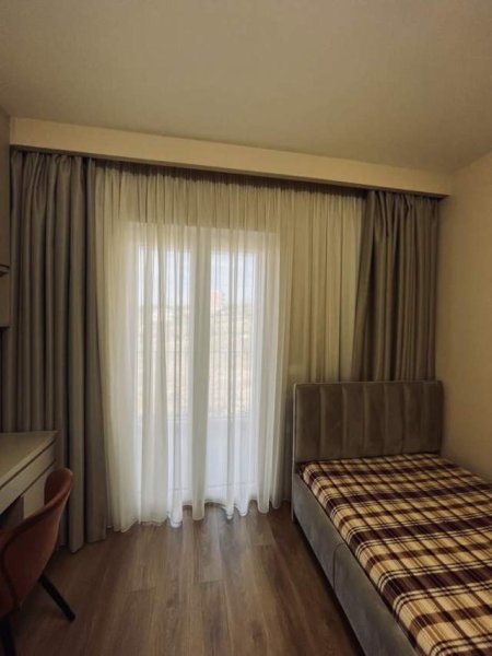 Tirane, shes apartament 2+1 Kati 3, 110 m² 1.200 Euro (Liqeni i thate)