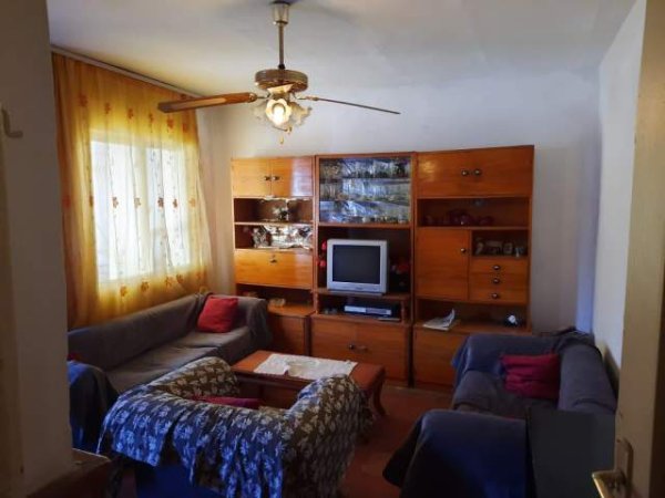 Tirane, shitet apartament Kati 5, 93 m² 85.000 Euro (Rr. Qelqit, Kombinat)