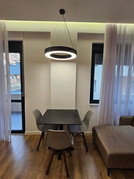 Tirane, jepet me qera apartament 2+1 Kati 2, 75 m² 600 Euro (Rr Hamdi Sina)