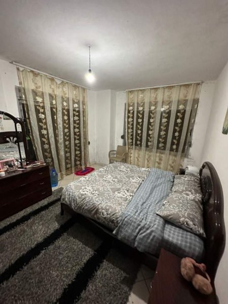 Durres, shitet apartament 2+1 Kati 1, 92 m² 78.200 Euro (prane maternitetit te durresit)