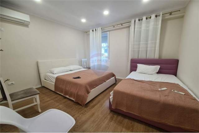 Tirane, jepet me qera apartament Kati 2, 72 m² 450 Euro (Rruga Him Kolli)