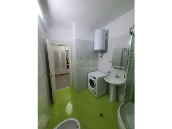 Tirane, jepet me qera apartament 2+1+BLK Kati 1, 106 m² 600 Euro (Liqeni i Thate)