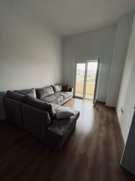 Tirane, ofert apartament 2+1 Kati 1, 75 m² 350 Leke (Institut)