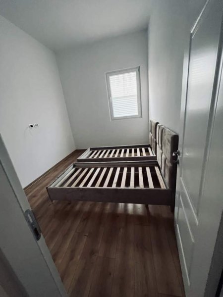 Tirane, ofert apartament 2+1 Kati 1, 75 m² 350 Leke (Institut)