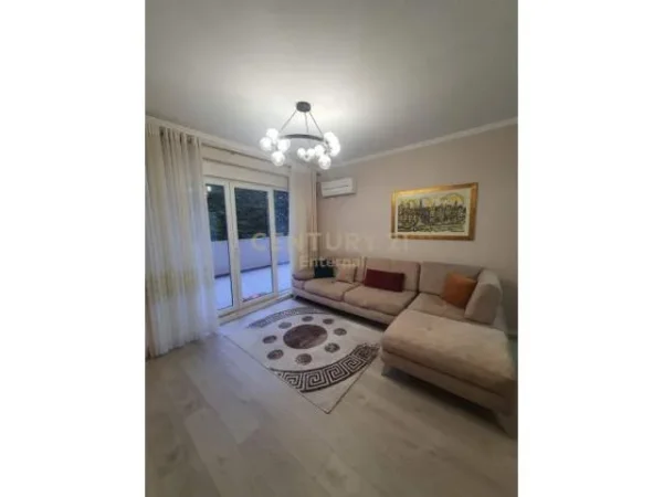 Tirane, jepet me qera apartament 2+1+BLK Kati 1, 106 m² 600 Euro