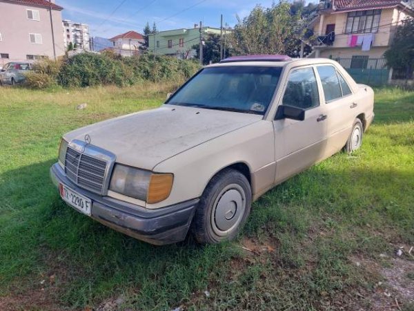 Tirane, shes makine Mercedes Benz w124 200 Viti 1992, 2.200 Euro