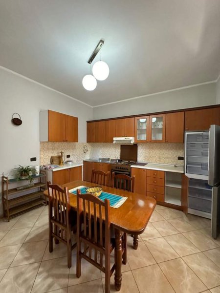 Tirane, ofert apartament 2+1+A+BLK Kati 3, 100 m² 600 Euro (rruga elbasanit)