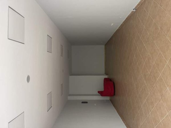 Tirane, jepet me qera zyre Kati 1, 50 m² 500 Leke (rruga e kavajes)