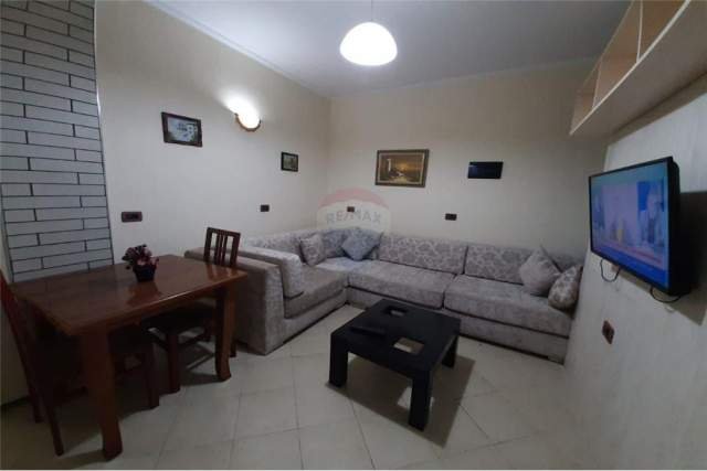 Tirane, jepet me qera apartament 1+1 Kati 2, 55 m² 430 Euro (Gjon Mili)