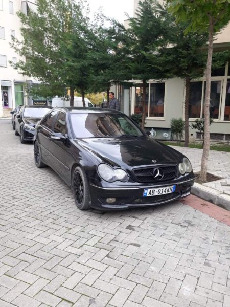 Elbasan, shes makine Mercedes-Benz Viti 2005, 4.300 Euro