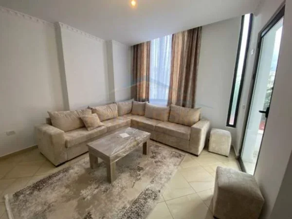 Tirane, jepet me qera apartament 2+1+BLK Kati 1, 90 m² 400 Euro (Teodor Keko)