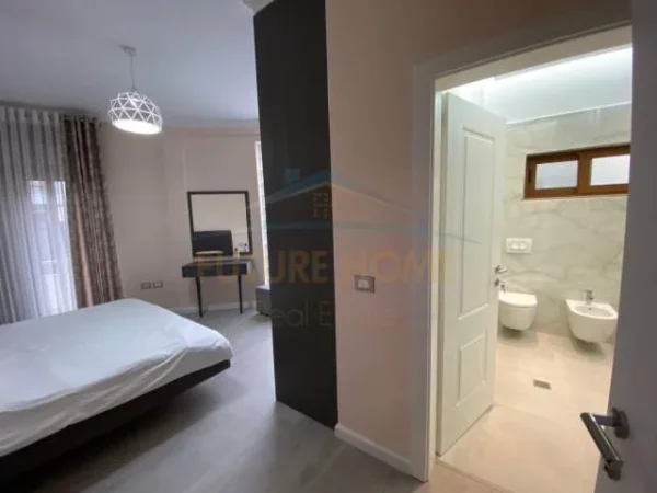 Tirane, jap me qera apartament 3+1 Kati 1, 150 m² 800 Euro