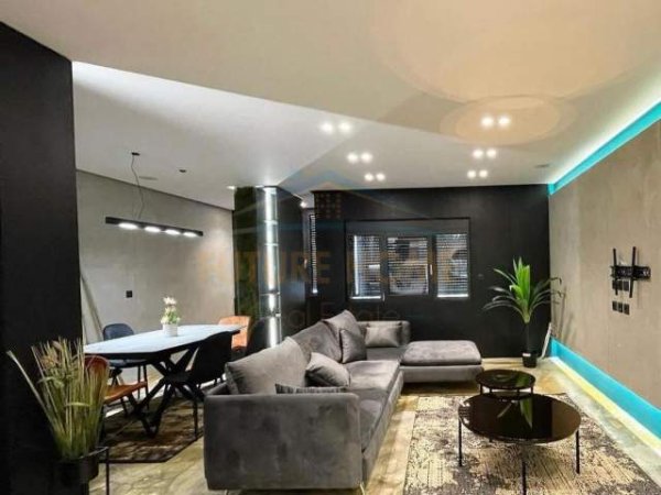 Tirane, jepet me qera apartament 2+1 Kati 1, 125 m² 1.800 Euro (Komuna e Parisit)