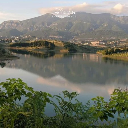 Tirane, shitet Vile 4+1+BLK Kati 3, 290 m² 430.000 Euro (Rruga Panorama e Liqenit)