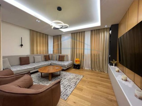 Shqiperi, shitet apartament 3+1 Kati 10, 198 m² 350.000 Euro (UNAZA E RE)