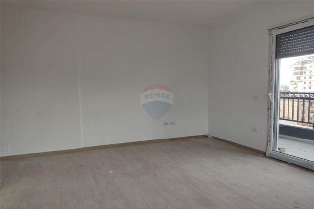 Tirane, shitet apartament 1+1+BLK Kati 5, 76 m² 106.500  (Don bosko)