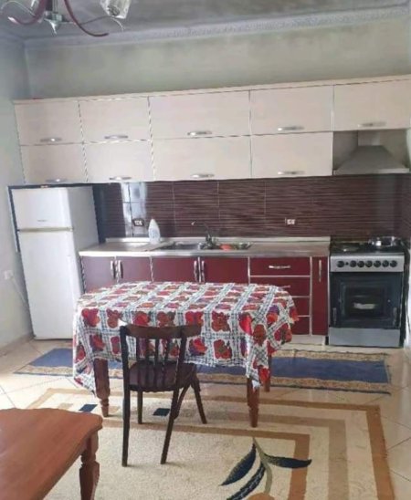 Tirane, shitet shtepi 4+1 Kati 2, 250 m² 125.000 Euro (Rruga Hysen Loci)