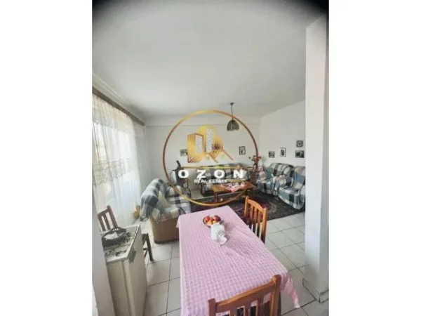 Tirane, jepet me qera apartament 2+1+BLK Kati 3, 100 m² 400 Euro (stadiumi dinamo)