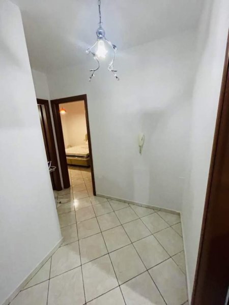 Tirane, shes apartament 1+1 Kati 4, 65 m² 400 Euro (Dritan Hoxha)