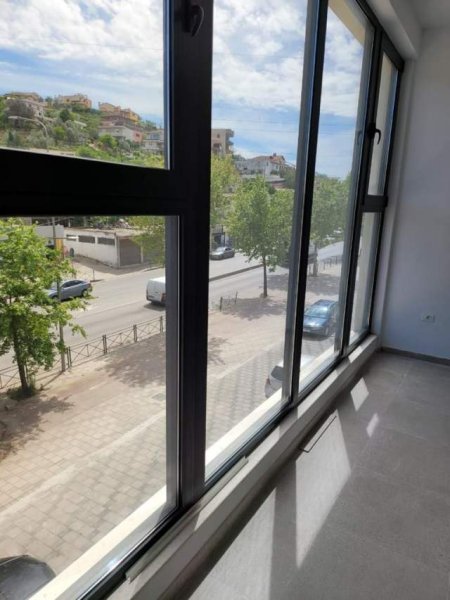 Tirane, shitet Kati 2, 55 m² 71.000 Euro (rruga Misto Mame)