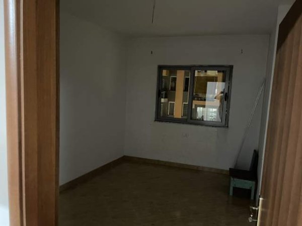 Tirane, ofert apartament Kati 4, 80 m² 40.000 Leke (Aleksandri Madh)