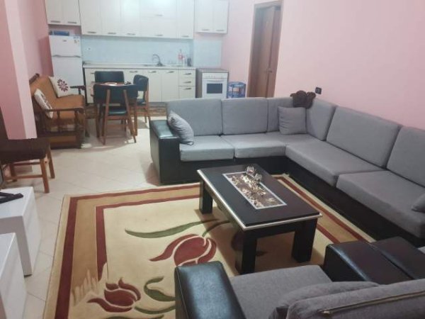 Tirane, jepet me qera apartament 2+1+A+BLK Kati 4, 120 m² 400 Euro (astir)