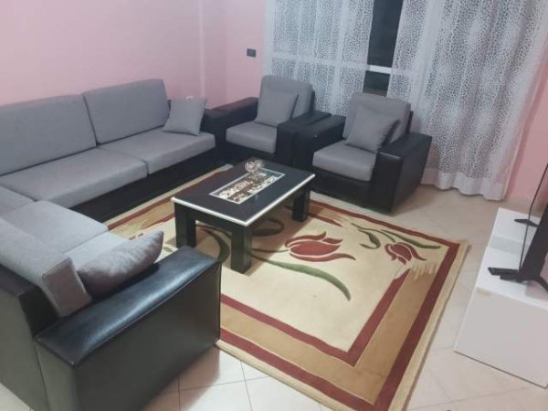 Tirane, jepet me qera apartament 2+1+A+BLK Kati 4, 120 m² 400 Euro (astir)
