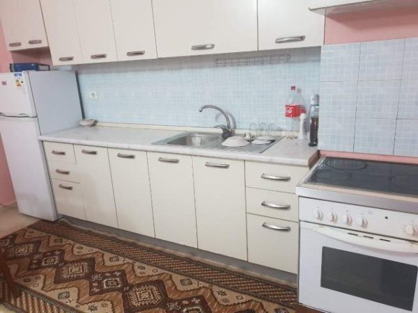 Tirane, jepet me qera apartament 2+1+A+BLK Kati 4, 120 m² 400 Euro (astir)