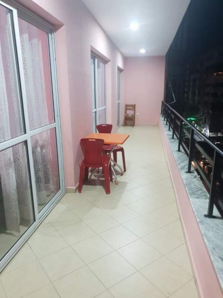 Tirane, jepet me qera apartament 2+1+A+BLK Kati 4, 120 m² 400 Euro (astir)