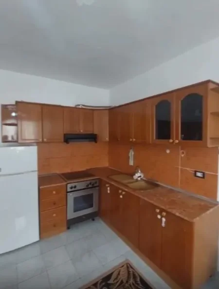 Tirane, jepet me qera apartament 65 m² 430 Euro (5 Maji)