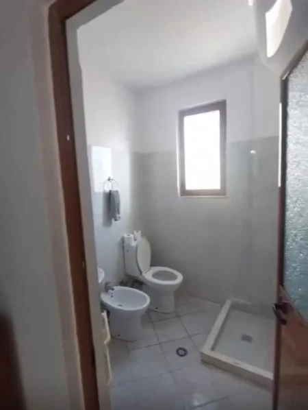 Tirane, jepet me qera apartament 65 m² 430 Euro (5 Maji)
