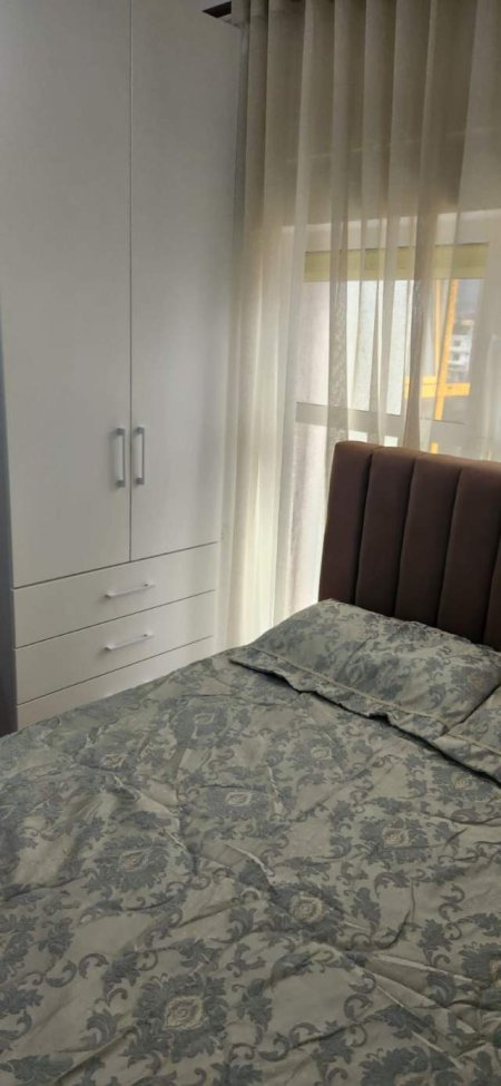 Tirane, jepet me qera garsonier Kati 2, 35 m² 350 Euro (Ali Demi)