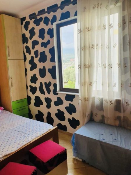 Tirane, shitet shtepi Kati 2, 250 m² 125.000 Euro