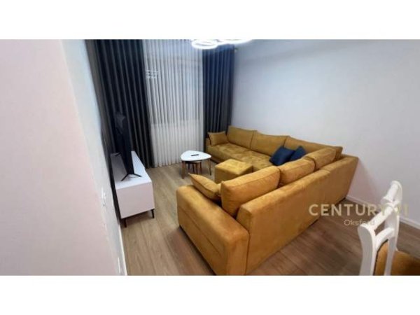 Tirane, qira apartament 3+1+2 me 2 ballkone ne Rezidencen Euro 3D ne Selite.