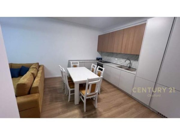 Tirane, qira apartament 3+1+2 me 2 ballkone ne Rezidencen Euro 3D ne Selite.
